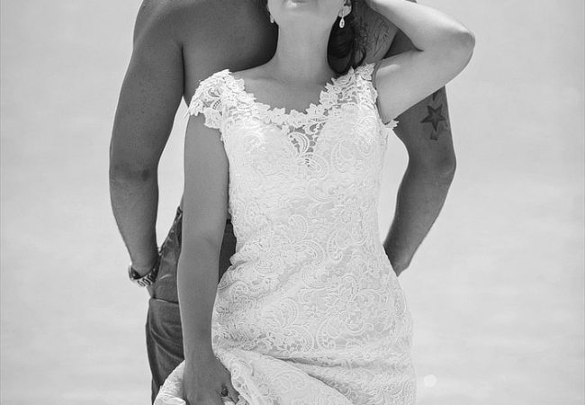 Aitutaki Trash the Wedding Dress | Shana and Jesse